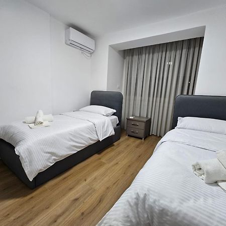 Elois Luxury Apartment Тирана Екстериор снимка