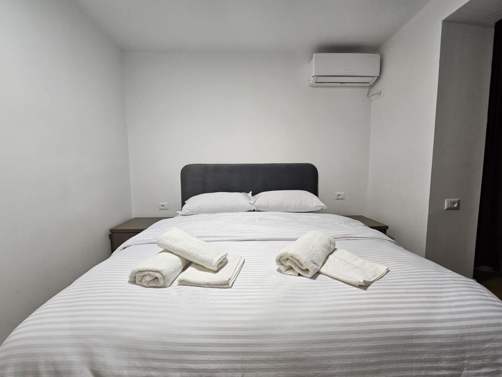 Elois Luxury Apartment Тирана Екстериор снимка