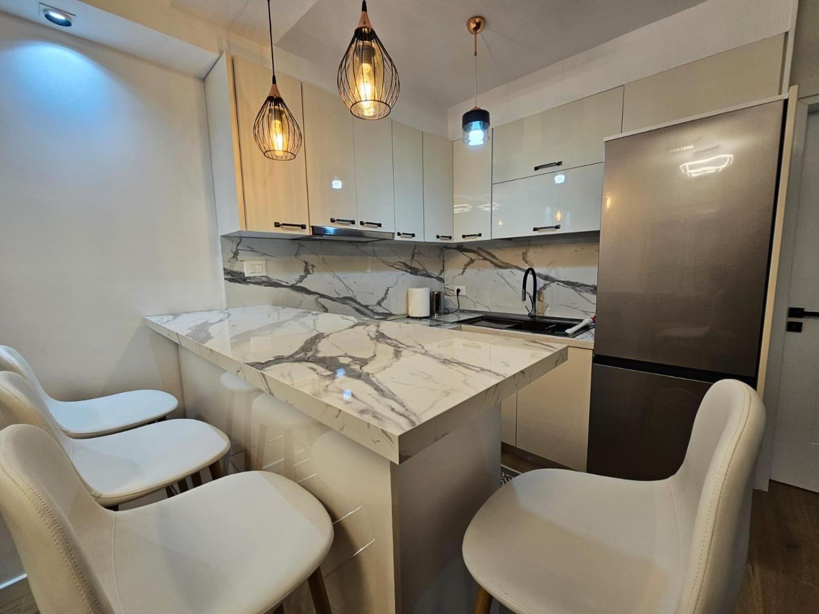 Elois Luxury Apartment Тирана Екстериор снимка