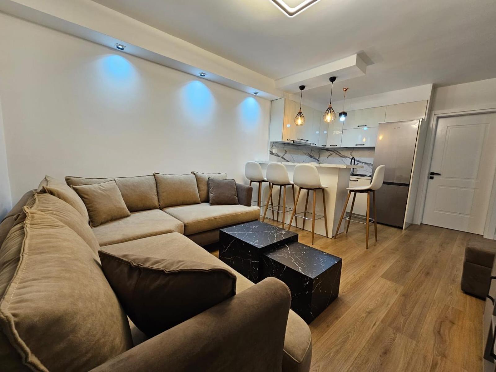 Elois Luxury Apartment Тирана Екстериор снимка
