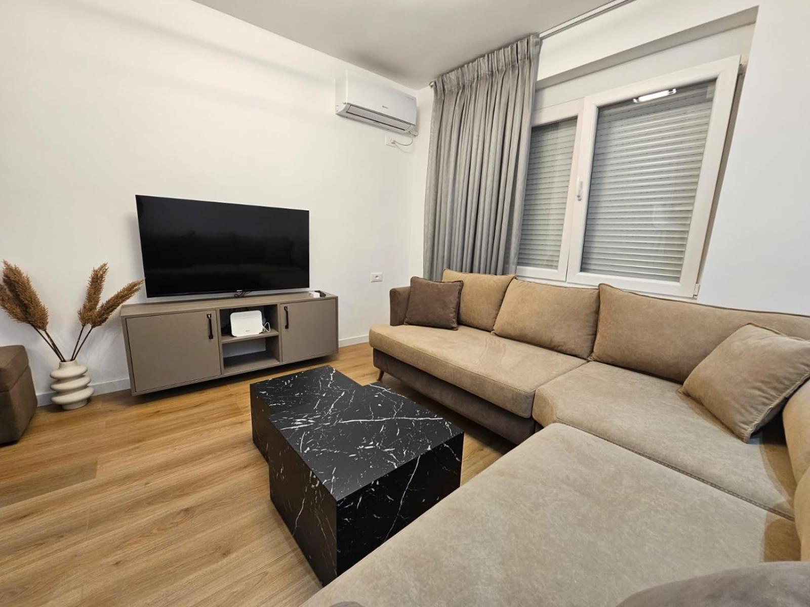 Elois Luxury Apartment Тирана Екстериор снимка