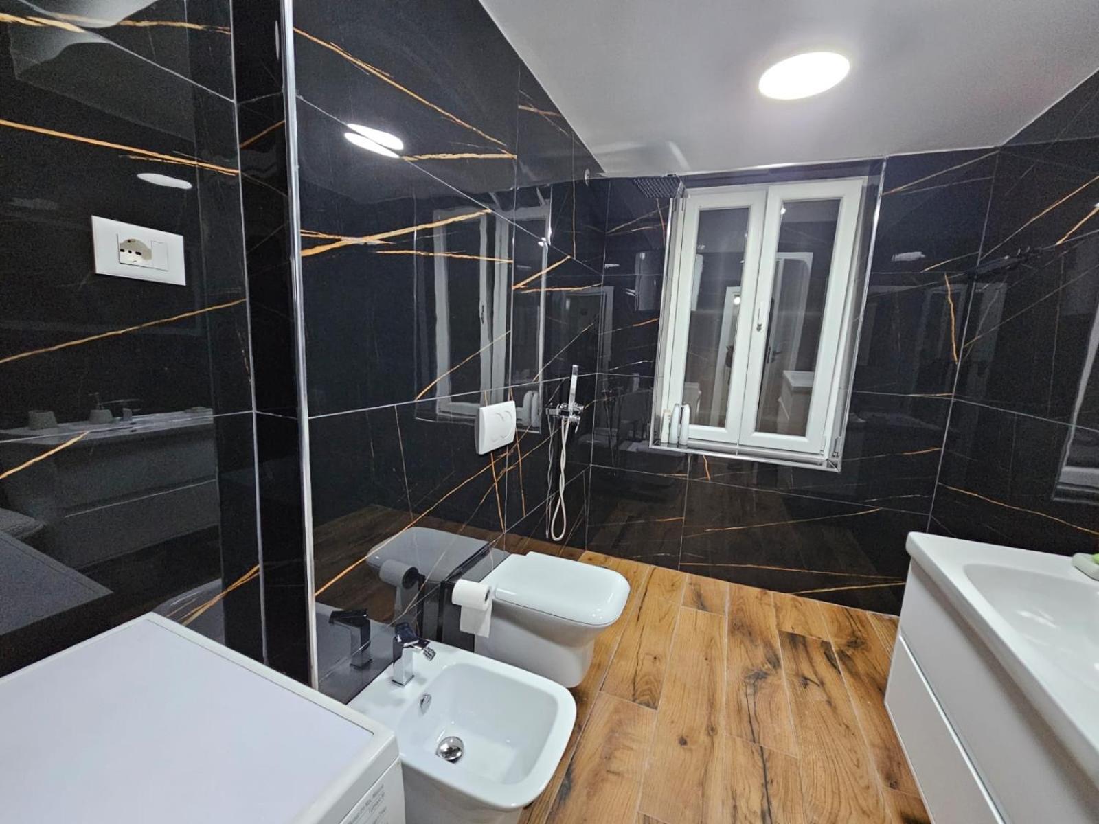 Elois Luxury Apartment Тирана Екстериор снимка